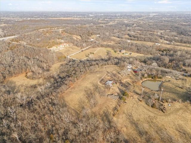 100 N 94th Street, Edwardsville, KS 66111