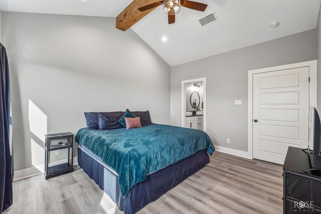 Image 18 of property listing at 211 S Buchanan Street, San Angelo, TX 76903