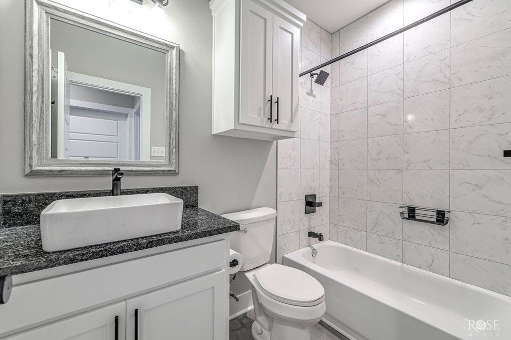 Image 22 of property listing at 211 S Buchanan Street, San Angelo, TX 76903