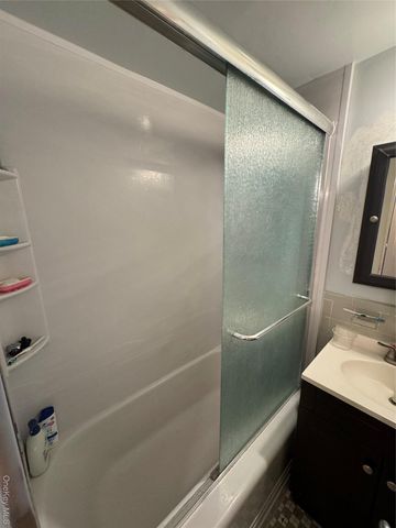 3 Fordham Hill Oval Av 10B, Bronx, NY 10468