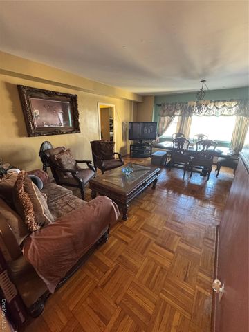 3 Fordham Hill Oval Av 10B, Bronx, NY 10468