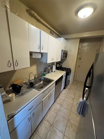 3 Fordham Hill Oval Av 10B, Bronx, NY 10468