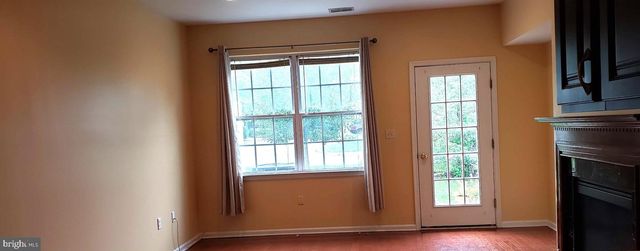 4 BLAKE DR, Pennington, NJ 08534