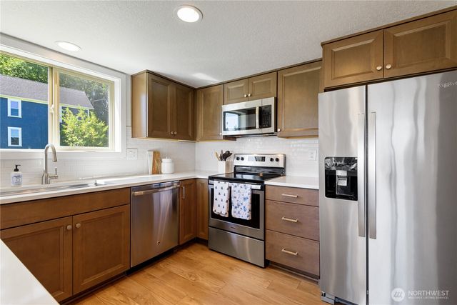 3911 Wetmore Avenue #6B, Everett, WA 98201