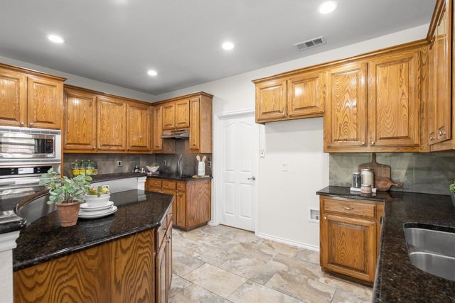 10413 Stoneside Trail, Fort Worth, TX 76244