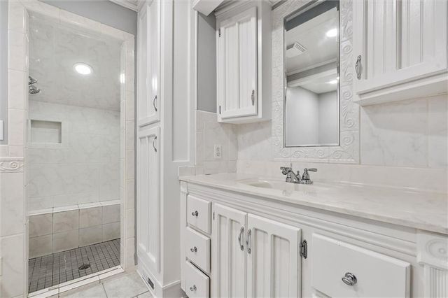 2301 Lees Summit Road, Lee's Summit, MO 64064