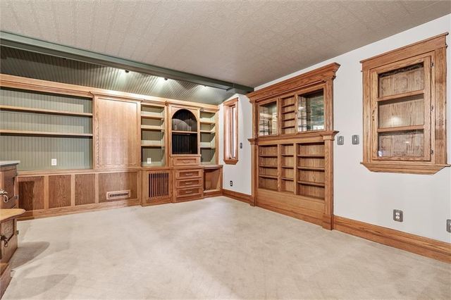 2301 Lees Summit Road, Lee's Summit, MO 64064