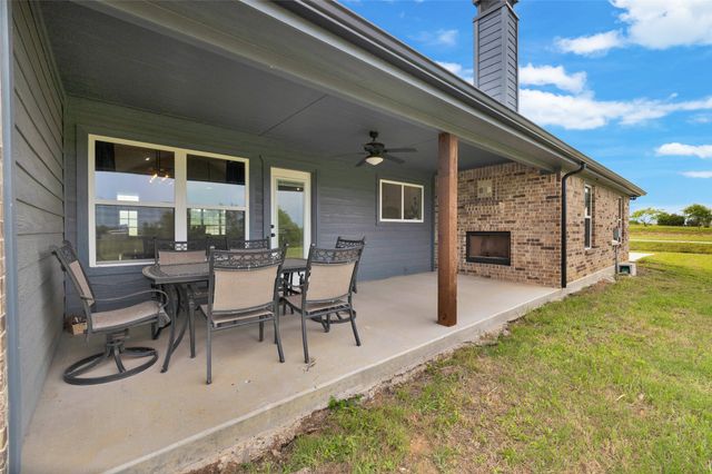 1040 Cloudy Court, Weatherford, TX 76085