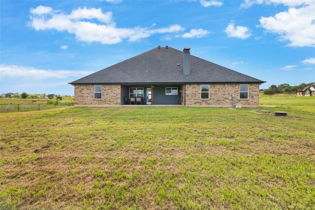 1040 Cloudy Court, Weatherford, TX 76085