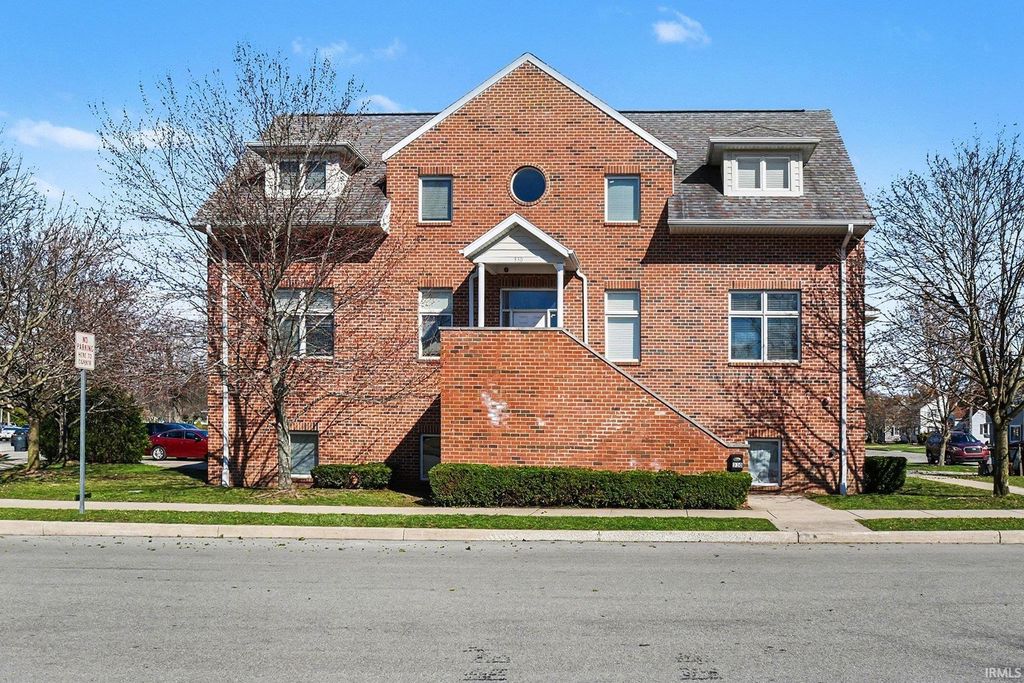 330 N Sunnyside Avenue, South Bend, IN 46617