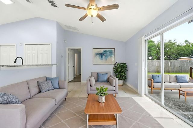 206 N HAWTHORNE AVENUE, Apopka, FL 32703