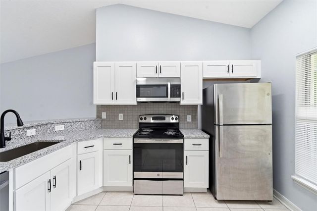 206 N HAWTHORNE AVENUE, Apopka, FL 32703
