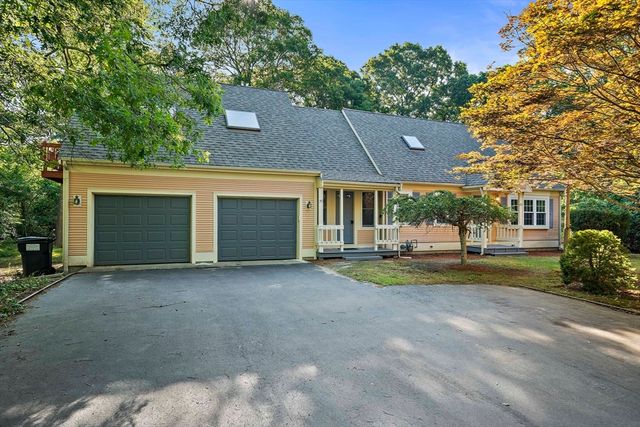 20 Biscayne Dr, Barnstable, MA 02648