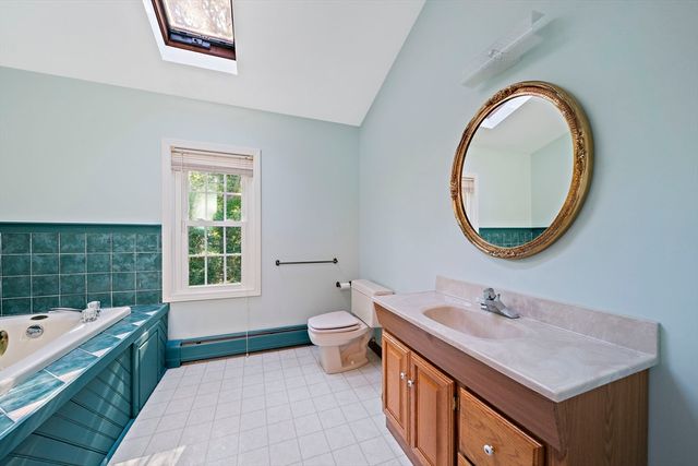 20 Biscayne Dr, Barnstable, MA 02648