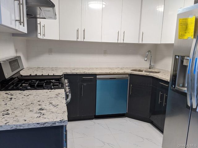 45-11 82nd Street W6B, Elmhurst, NY 11373