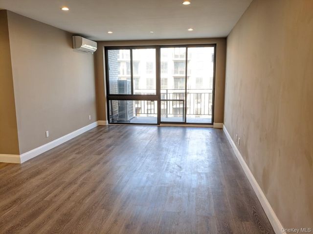 45-11 82nd Street W6B, Elmhurst, NY 11373