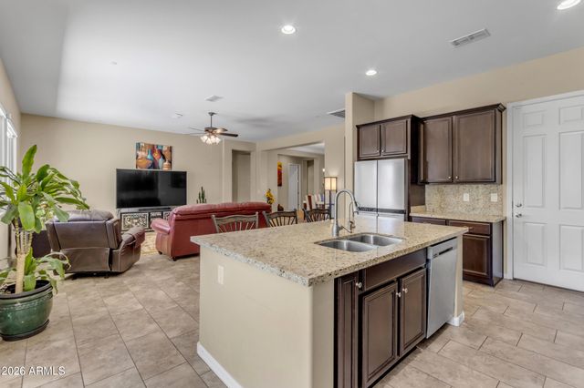 2827 E MUIRFIELD Street, Gilbert, AZ 85298