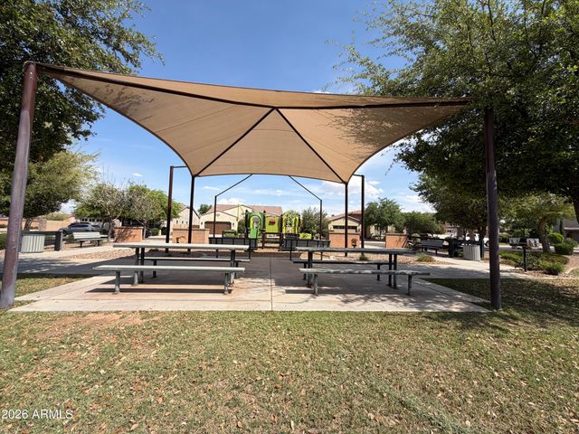 2827 E MUIRFIELD Street, Gilbert, AZ 85298