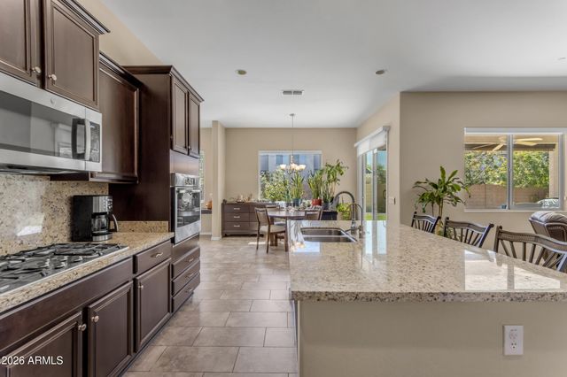 2827 E MUIRFIELD Street, Gilbert, AZ 85298