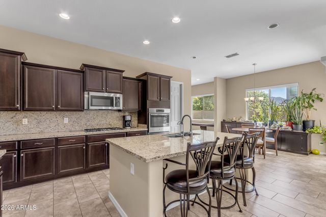 2827 E MUIRFIELD Street, Gilbert, AZ 85298