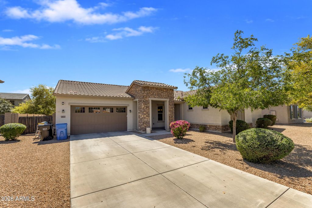 2827 E MUIRFIELD Street, Gilbert, AZ 85298