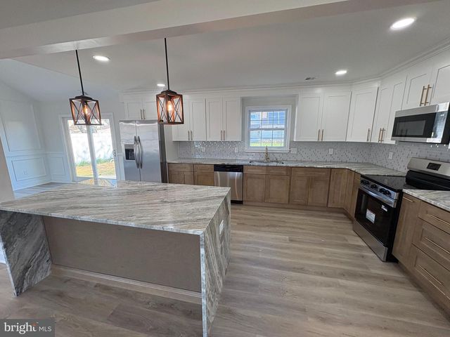 50 MICAHILL RD, Levittown, PA 19056