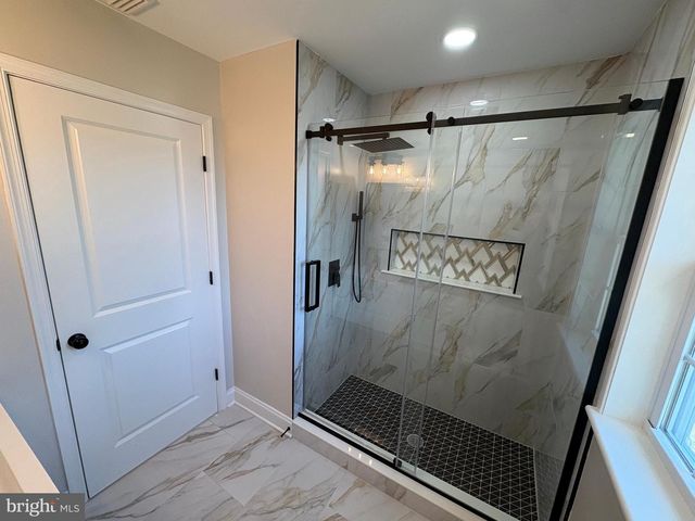 50 MICAHILL RD, Levittown, PA 19056