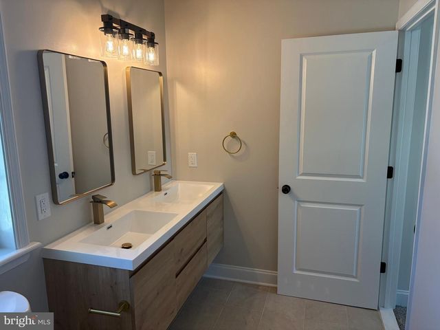 50 MICAHILL RD, Levittown, PA 19056