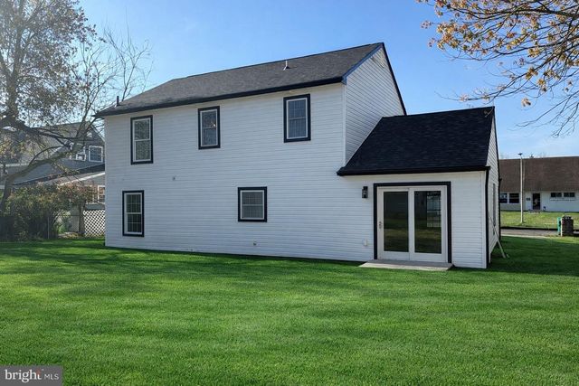 50 MICAHILL RD, Levittown, PA 19056