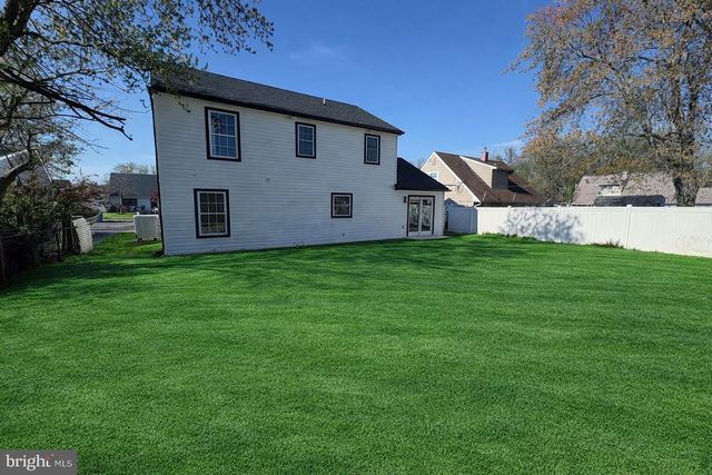 50 MICAHILL RD, Levittown, PA 19056