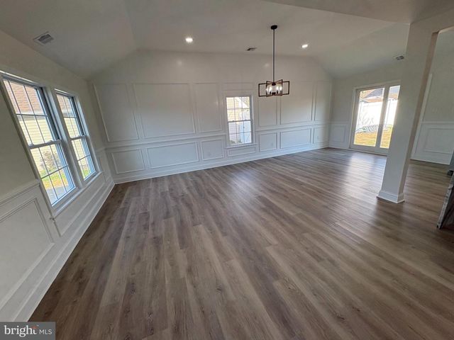 50 MICAHILL RD, Levittown, PA 19056