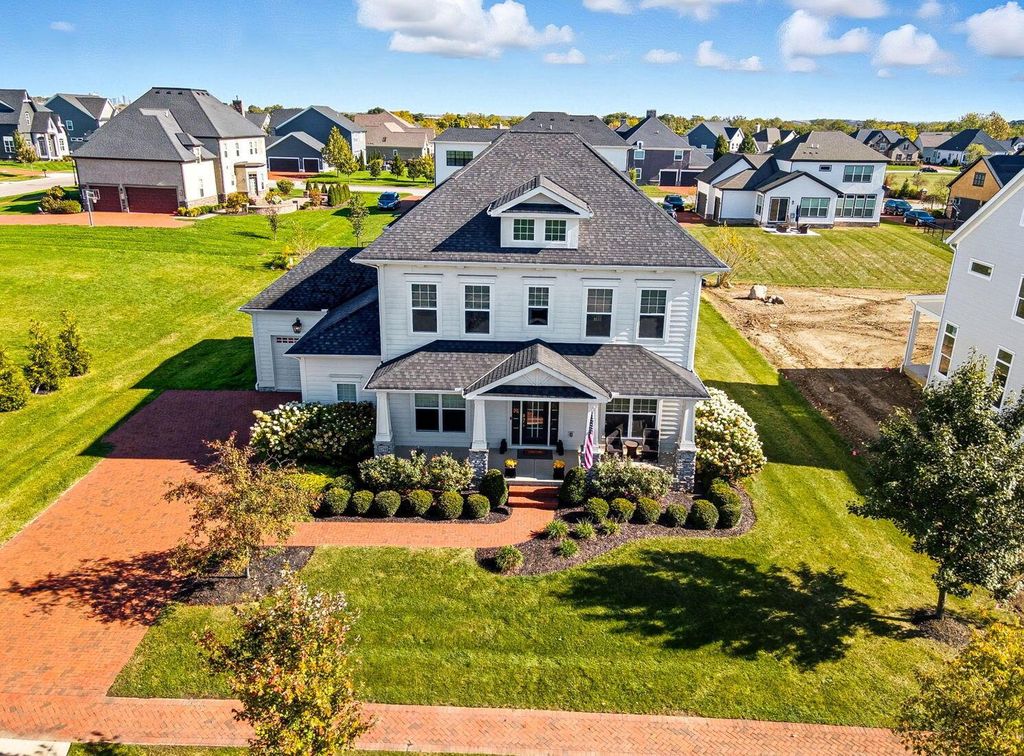 1744 Pinnacle Club Drive, Grove City, OH 43123