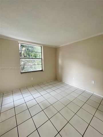 5625 W 20th Ave 215, Hialeah, FL 33012