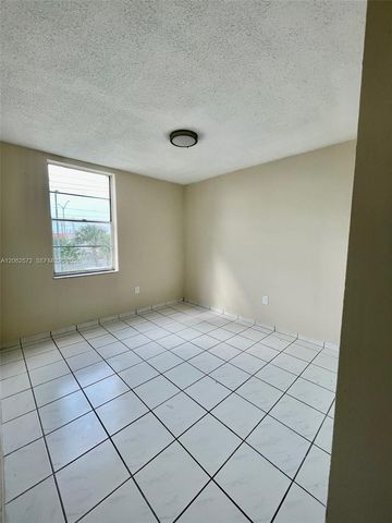 5625 W 20th Ave 215, Hialeah, FL 33012