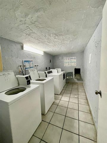 5625 W 20th Ave 215, Hialeah, FL 33012