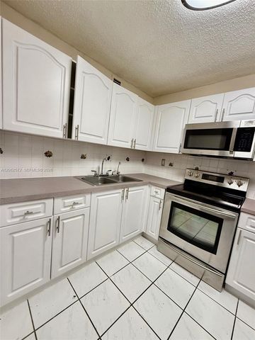 5625 W 20th Ave 215, Hialeah, FL 33012