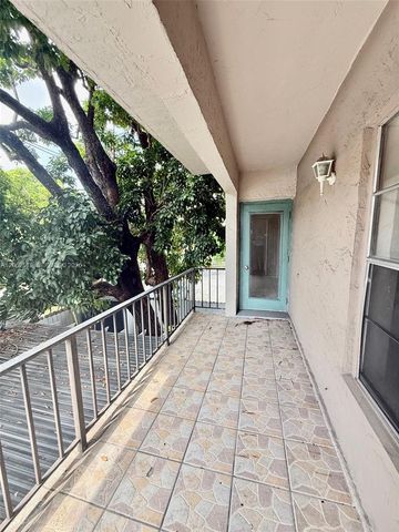 5625 W 20th Ave 215, Hialeah, FL 33012