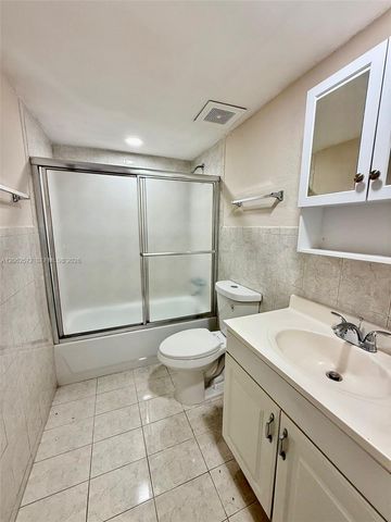 5625 W 20th Ave 215, Hialeah, FL 33012