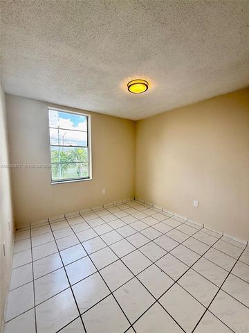 5625 W 20th Ave 215, Hialeah, FL 33012