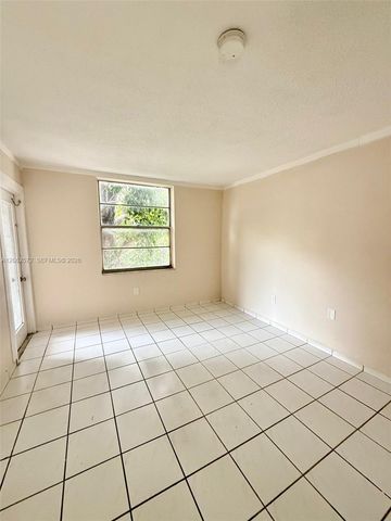 5625 W 20th Ave 215, Hialeah, FL 33012
