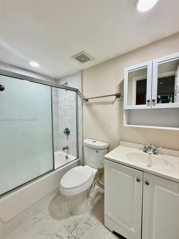 5625 W 20th Ave 215, Hialeah, FL 33012