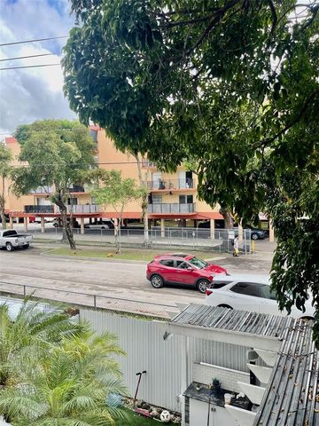5625 W 20th Ave 215, Hialeah, FL 33012