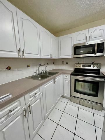 5625 W 20th Ave 215, Hialeah, FL 33012
