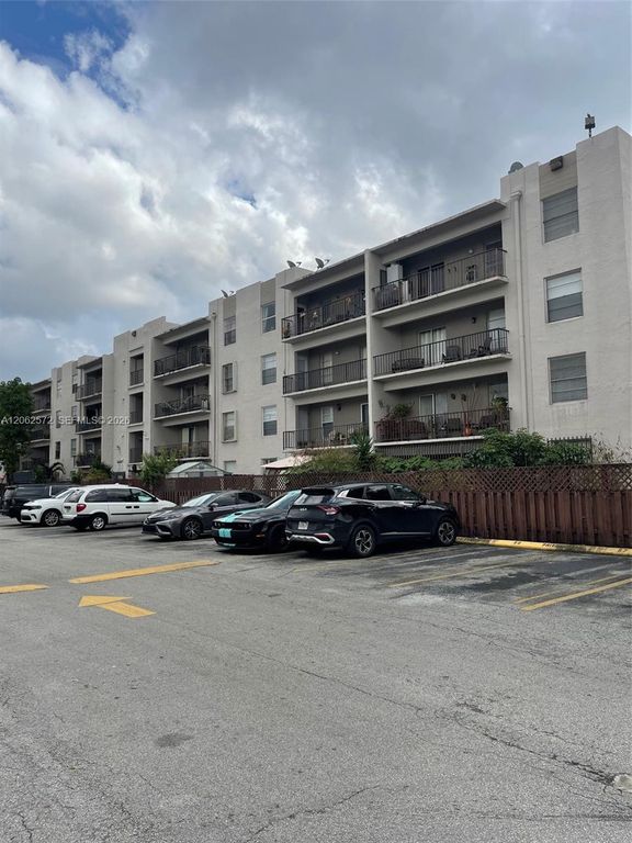 5625 W 20th Ave 215, Hialeah, FL 33012