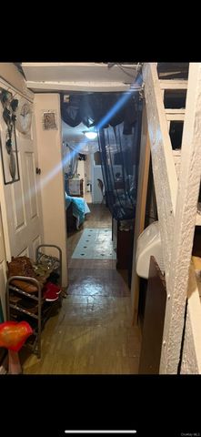 8716 104th Street, Richmond Hill, NY 11418