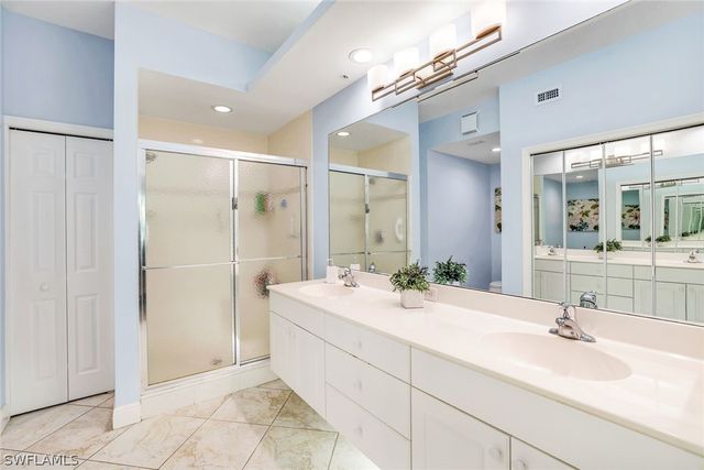 2350 Hidden Lake CT 8511, Naples, FL 34112