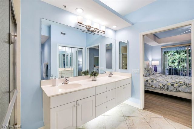 2350 Hidden Lake CT 8511, Naples, FL 34112