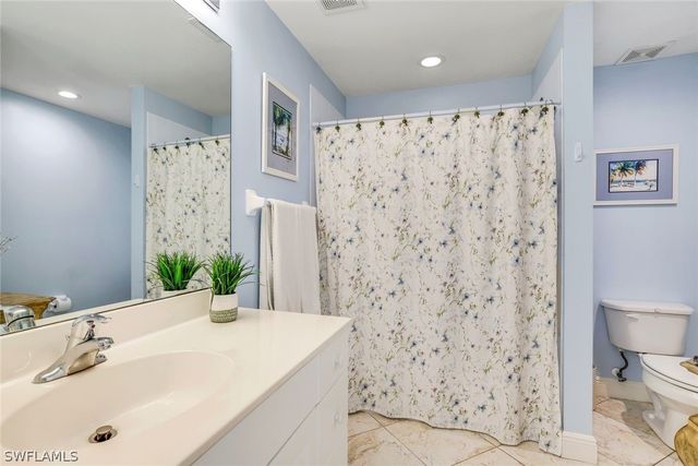 2350 Hidden Lake CT 8511, Naples, FL 34112