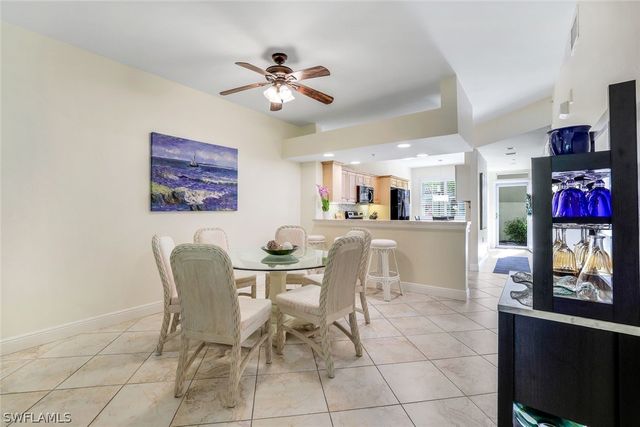 2350 Hidden Lake CT 8511, Naples, FL 34112