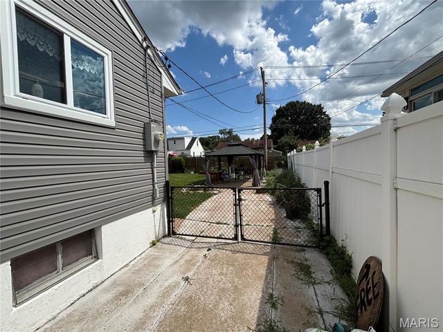 5540 Arthur Avenue, St Louis, MO 63139